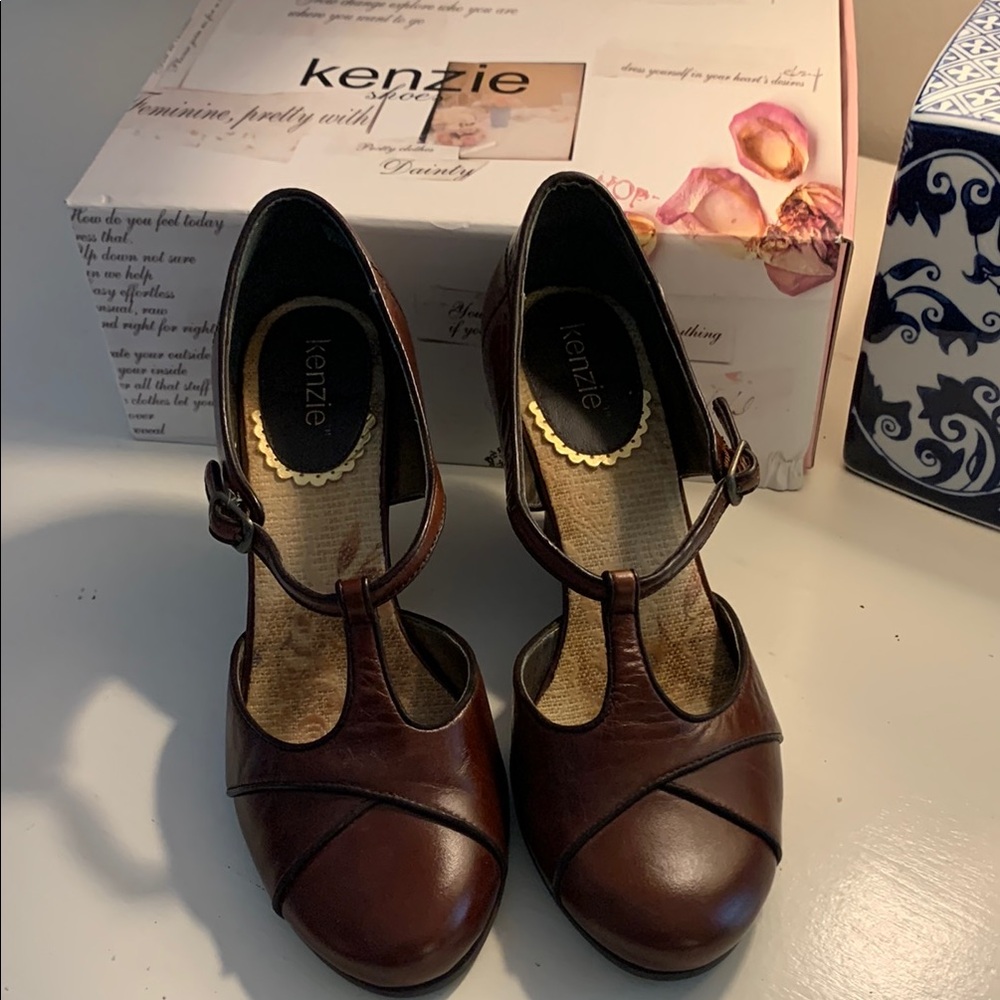 Kenzie Women's Brown T-Strap Shoes